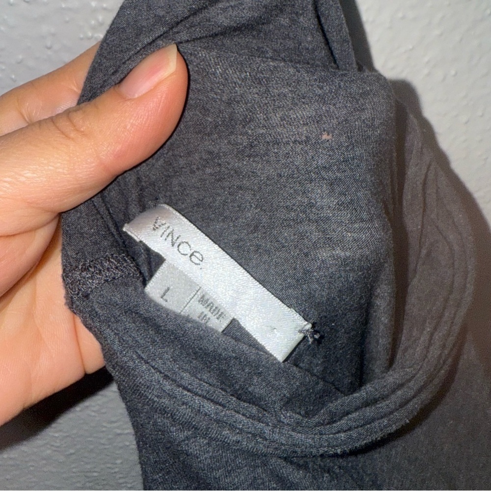 Vince Essential Long-Sleeve Cotton Turtleneck top - Picture 4 of 4